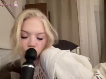girl
        sonyaplush cam image #1067391