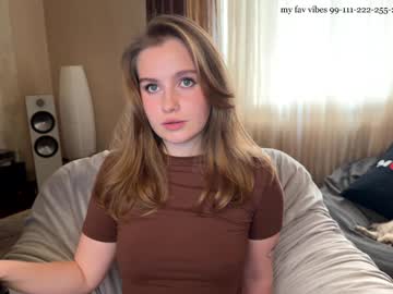girl
        cute_siberian_girl cam image #3964343