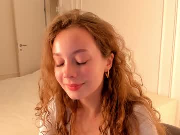 girl
        landrycarney cam image #2043228
