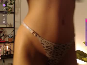 girl
        lucylia_ cam image #3924293