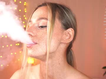 girl
        artease cam image #2046144