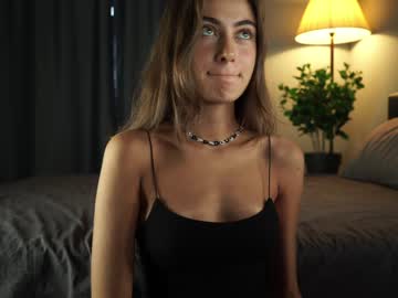 girl
        tessarosse_ cam image #1527895