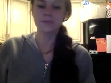 girl
        basicbrunette cam image #1860197