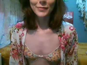 girl
        manicwhimsydreamgirl cam image #421616