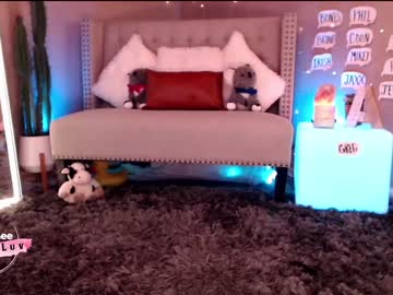 girl
        aubrilee cam image #228782