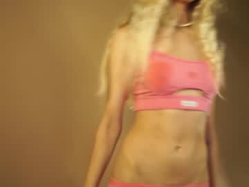 girl
        cuteelsa_ cam image #1691402