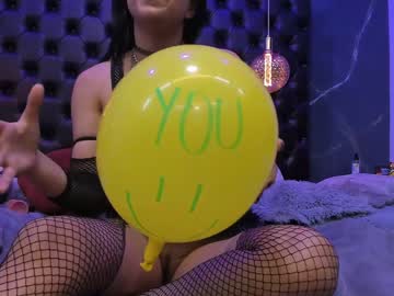 girl
        alexhoe_ cam image #1411360
