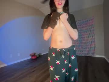 girl
        hexivu cam image #3619877