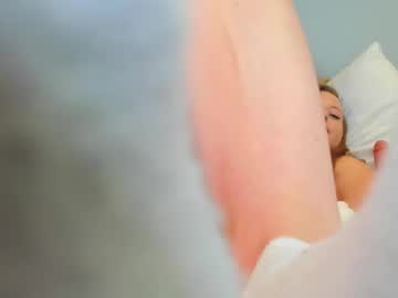 girl
        eatmygingersnapps cam image #3315615