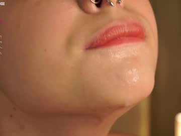 girl
        saintlyn cam image #1114289