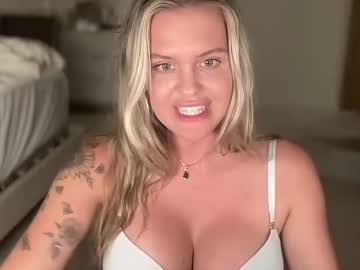 girl
        wisconsintiff cam image #3107023
