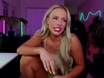 girl
        oliviaowens cam image #4661810