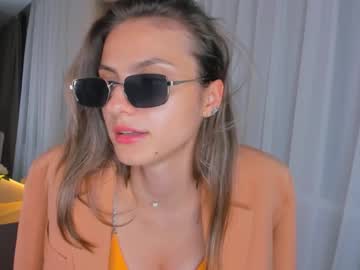 girl
        amitybody cam image #3301386