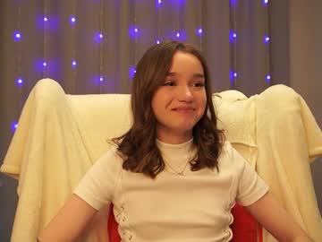 girl
        harrieteasley cam image #3911990