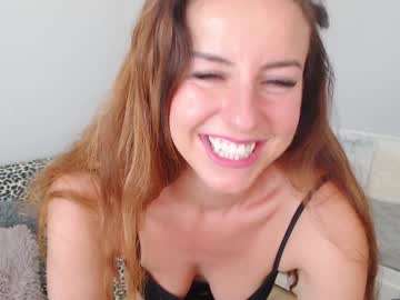 girl
        emerald_kittycat cam image #1317994