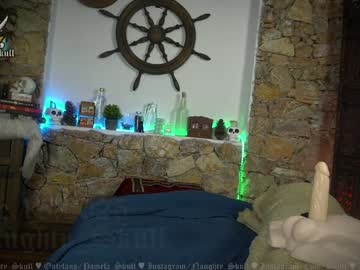 girl
        naughty_skull cam image #4670996