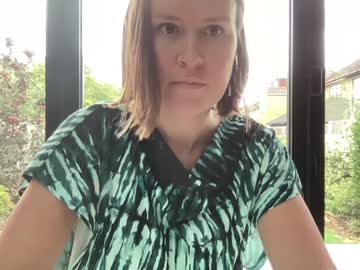 girl
        eatmypie69 cam image #3401065