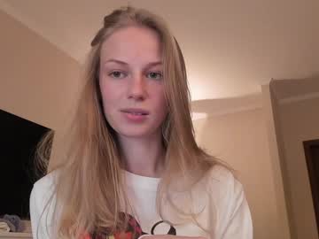 girl
        magic_couple13 cam image #3716529