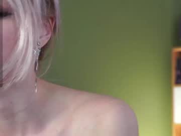 girl
        audreycarvin cam image #4531073