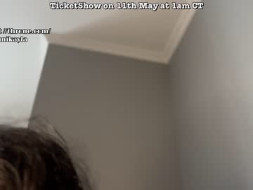 girl
        _octopussy_ cam image #2734111
