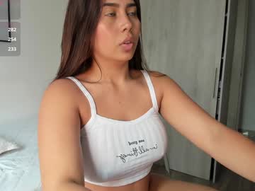 girl
        abigail_w cam image #4148051