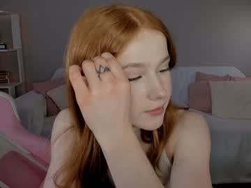 girl
        leahsthetics cam image #4529943