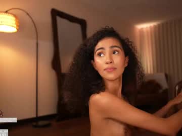 girl
        amnie_ cam image #4284655