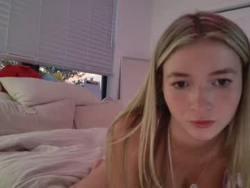 girl
        jadewilkinson cam image #4566674