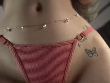 girl
        mia_blis cam image #4239108