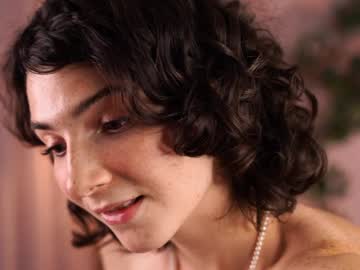 girl
        you_fell_in_love cam image #3636793