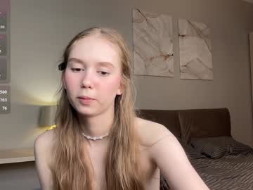 girl
        cute_land cam image #4014206