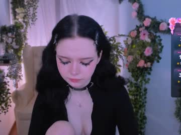 girl
        mo_na_ cam image #3441885