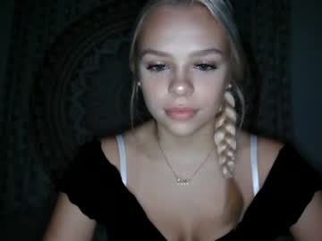 girl
        cindyloulou1 cam image #2066950