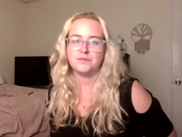 girl
        blonde4lyfe cam image #1652152