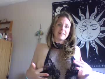 girl
        naughtyymarie420 cam image #1199624
