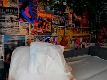 girl
        flirtykitty_ cam image #4356051
