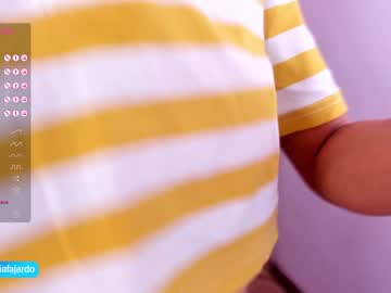 girl
        sweet_littleee cam image #1743514
