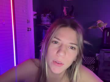 girl
        oliviahansleyy cam image #3897848