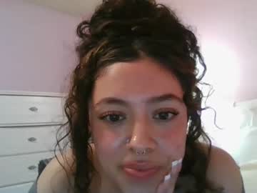 girl
        savinajade cam image #225479