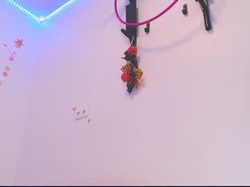 girl
        crystalnut cam image #144425
