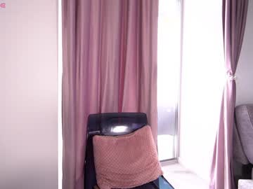 girl
        innocentemmy cam image #3281504