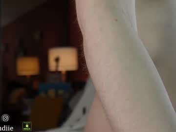 girl
        bestblondiiecb cam image #2726469