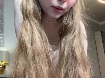 girl
        cute_land cam image #4013925