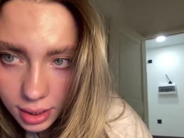 girl
        angel_from_sky cam image #4018990