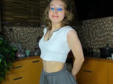 girl
        udelaborom cam image #2482194