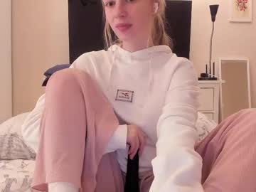 girl
        magic_couple13 cam image #4086117
