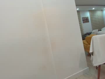 girl
        ehotlovea cam image #64332