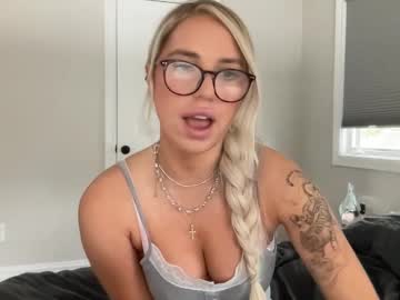 girl
        brielle_1 cam image #3411683