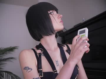girl
        auddicted cam image #1331045