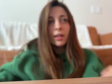 girl
        rosykindred cam image #1342970